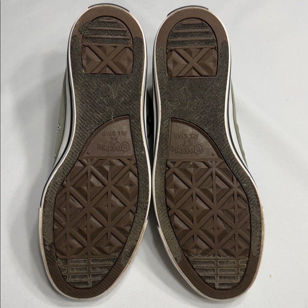 EUC unisex Converse All Star tennis shoes. Size men’s Size 7/women’s Size 9 - Picture 6 of 6